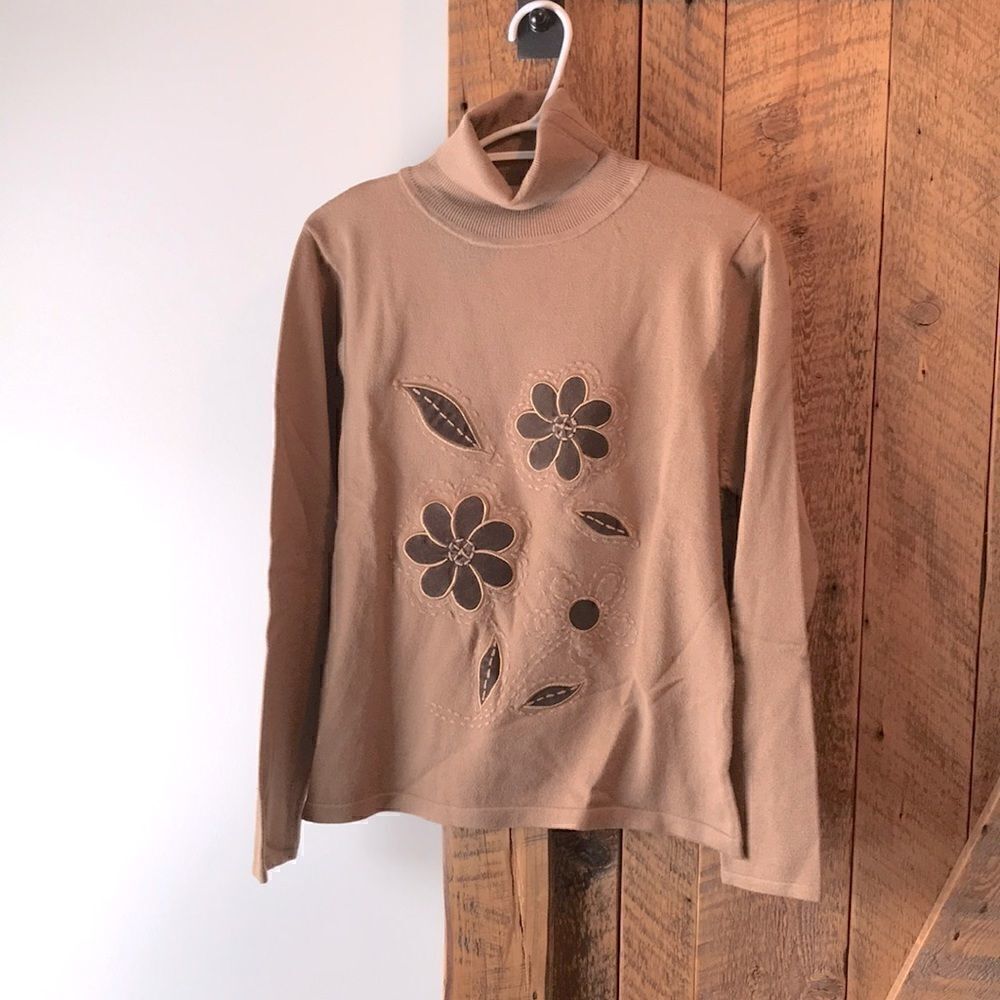 Graffiti floral turtleneck   
